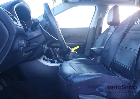 2018 Jeep Compass Latitude из США, поврежденный, VIN 3C4NJDBB9JT152985